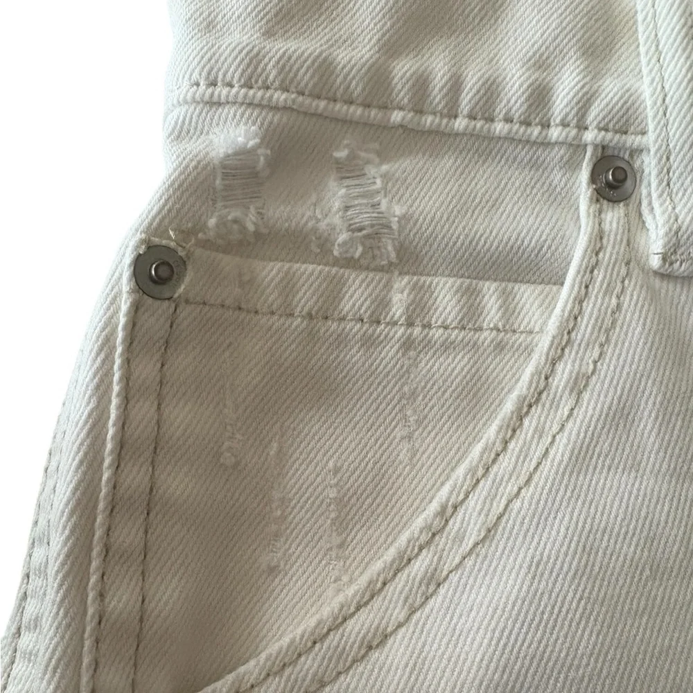 🤍🩶Like New WE THE FREE Frayed Hem Denim mini skirt in cream color. Size 28 - Picture 4 of 6